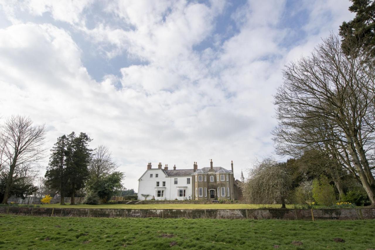 Upper Helmsley Hall York Exterior photo
